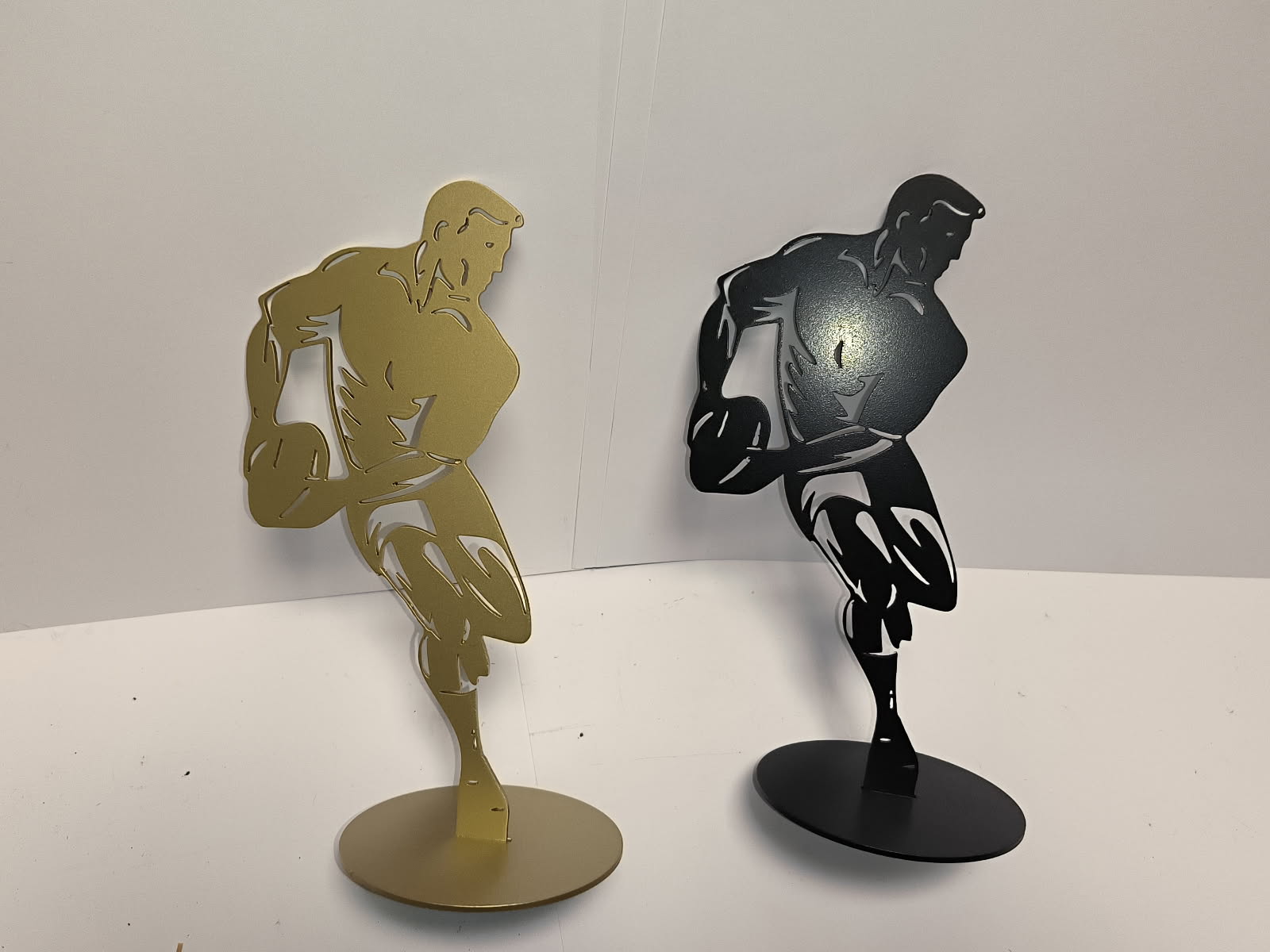 Statuettes rugbymen or & noir