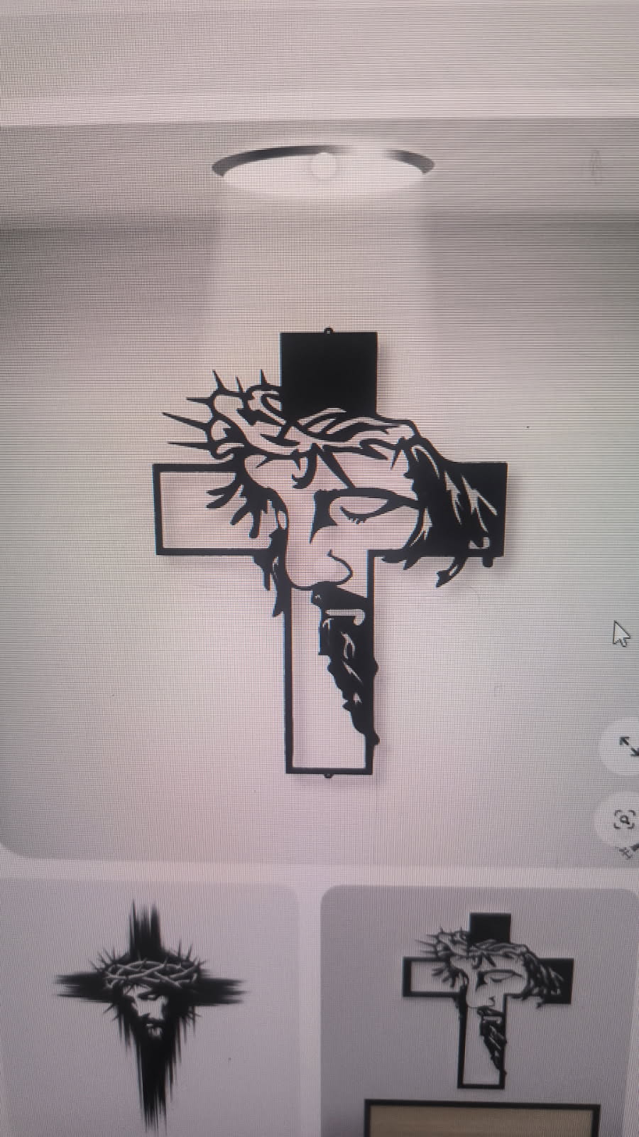 Croix du Christ ajourée